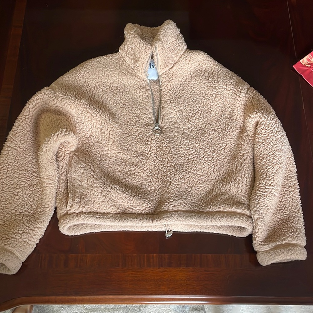 Hollister small soft and comfy quarter zip Sherpa sweatshirt